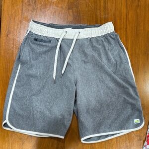 Vuori Banks Short Grey M